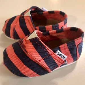 Authentic Toms 4C
